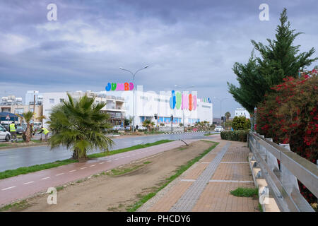 Larnaca, Chypre - 3 janvier 2018 : magasin Jumbo à Larnaca, à l'un des plus importants détaillants dont l'activité principale est la distribution des jouets pour enfants Banque D'Images