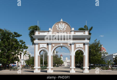 Cienfuegos, Cuba / 15 mars 2016 : Arche à town square à Cienfuegos, Cuba. Banque D'Images