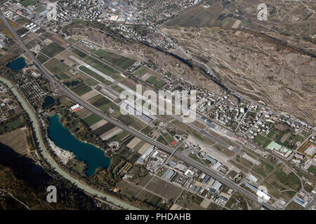 Aéroport de Sion dans la vallée du Rhône, Suisse Banque D'Images