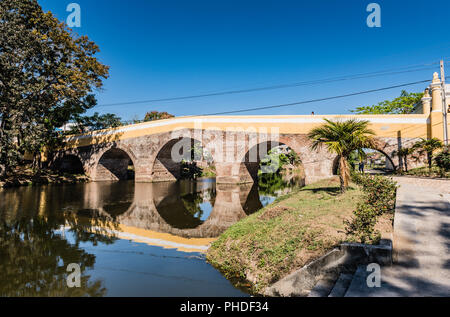 Sancti Spiritus, Cuba / 15 mars 2017 : déclaré monument national en 1995, c'est son plus vieux pont. Banque D'Images