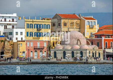 Quai de vieux port de Chania, Crète, Grèce Banque D'Images