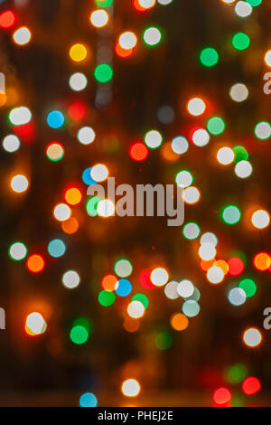 Jaune,rouge,vert et bleu s'allume les lumières de Noël. Banque D'Images