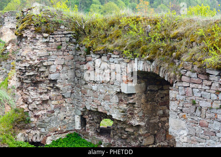 Jazlovets printemps château ruines, Région de Ternopil, Ukraine. Banque D'Images