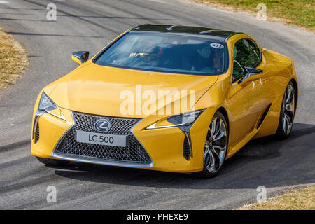 2018 Lexus LC 500 Sport Plus sur c'est courir à la course de démonstration 2018 Goodwood Festival of Speed, Sussex, UK. Banque D'Images