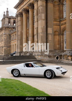 1971 Lamborghini Miura S au salon prive 2018 Blenheim Palace à Woodstock Oxfordshire, UK Banque D'Images