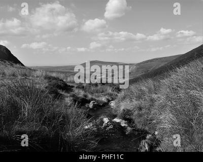 Vue en direction nord vers le haut de Binsey de Whitewater Dash, le nord du Parc National du Lake District, Cumbria, Angleterre, Royaume-Uni Banque D'Images