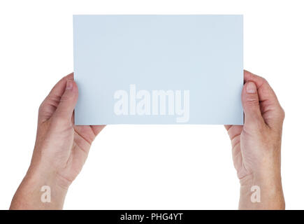 Femme âgée détient un papier propre bleu Banque D'Images