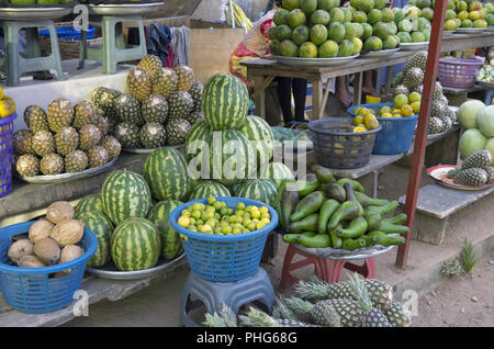 Commerce de détail de fruits et légumes Banque D'Images