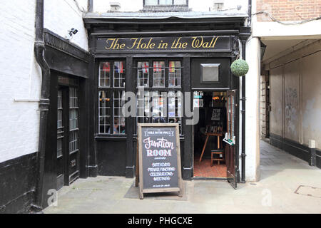 Le trou dans le mur, pub, Shrewsbury Banque D'Images