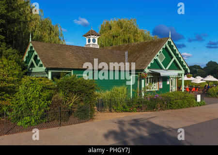 Le Boathouse Cafe, le Regent's Park, London, England, UK Banque D'Images