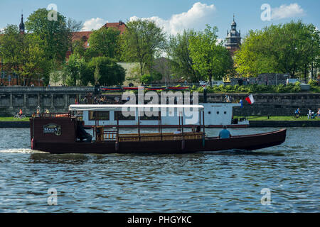 Bateau de partie sur la Vistule à Cracovie, Pologne 2018. Banque D'Images