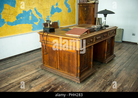 Le cabinet d'Oscar Schindler avec bureau dans museum Banque D'Images