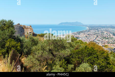 Vue de Sperlonga, Latina, Latium, Italie Banque D'Images