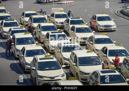 Les taxis, Flughafen Tegel, Berlin Reinickendorf,,, Deutschland Banque D'Images