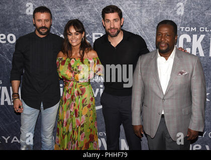 San Pedro, Californie, USA. Août 31, 2018. ALI SULIMAN, DINA SHIHABI, John Krasinski et WENDELL PIERCE assiste à la première de 'Tom Clancy's Jack Ryan' à la soirée d'ouverture de la semaine de 2018 de Los Angeles à San Pedro en Californie. Credit : Billy/Bennight ZUMA Wire/Alamy Live News Banque D'Images