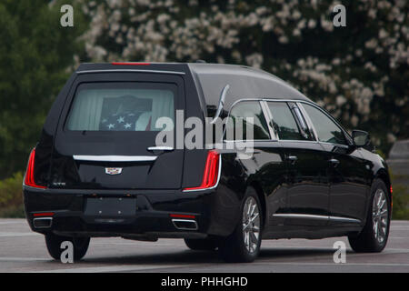 Washington, DC, USA. Du 1er septembre 2018. Le cercueil du sénateur John McCain est vu au départ de la capitale en route pour un service commémoratif à la Cathédrale Nationale. Crédit : Michael Candelori/ZUMA/Alamy Fil Live News Banque D'Images