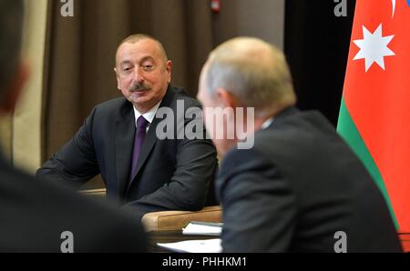 Sochi, Russie. 1er sept 2018. Le président russe Vladimir Poutine et le président de l'Azerbaïdjan Ilham Aliyev, gauche, tenir une réunion bilatérale le 1 septembre, 2018 à Sotchi, Russie. Credit : Planetpix/Alamy Live News Banque D'Images