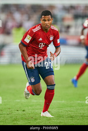 Stuttgart, Allemagne. 1er sept 2018. Le VFB Stuttgart - FC Bayern Munich, Stuttgart, Soccer 01 septembre 2018 Serge GNABRY, FCB 22 figure d'ensemble, action, image unique, simple action, le VFB STUTTGART - FC BAYERN MUNICH 0-3 - DFL RÈGLEMENT INTERDIT TOUTE UTILISATION DES PHOTOGRAPHIES comme des séquences d'images et/ou quasi-vidéo - 1.ligue allemande de football , Stuttgart, le 01 septembre 2018, de la saison 2018/2019, journée 2, FCB, © Peter Schatz / Alamy Live News Crédit : Peter Schatz/Alamy Live News Banque D'Images