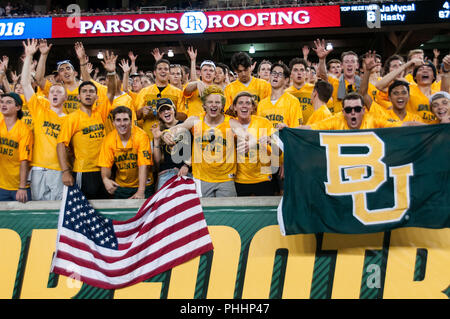 Waco, Texas, USA. Du 1er septembre 2018. Baylor Bears étudiants pendant la 1ère moitié de la NCAA Football match entre les Wildcats de Abilene Christian et au Baylor Bears à McLane Stadium à Waco, Texas. Matthew Lynch/CSM/Alamy Live News Banque D'Images