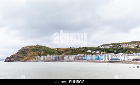 Toits de Aberystwyth sur il côte de Ceredigion, pays de Galles, Royaume-Uni Banque D'Images