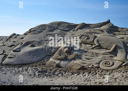 Festival 2018 sable de Haeundae, Busan, Corée. Grande sculpture de sable la déesse des forêts et d'animaux, Abram Gerrit Waterman Banque D'Images