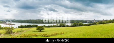 Panorama avec des ponts reliant l'Anglesey et la partie continentale de la N Banque D'Images