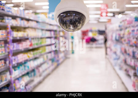 La TVCF et magasin supermarché floue fond flou. La protection de l'activité. Banque D'Images