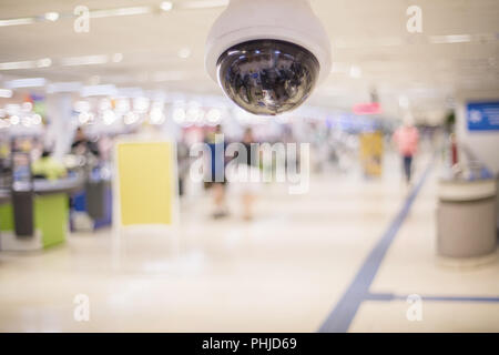 La TVCF et magasin supermarché floue fond flou. La protection de l'activité. Banque D'Images