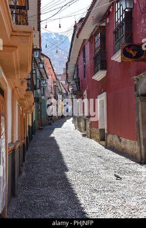 Dans les bâtiments colorés Calle Jaen, un style colonial espagnol street à La Paz, Bolivie Banque D'Images