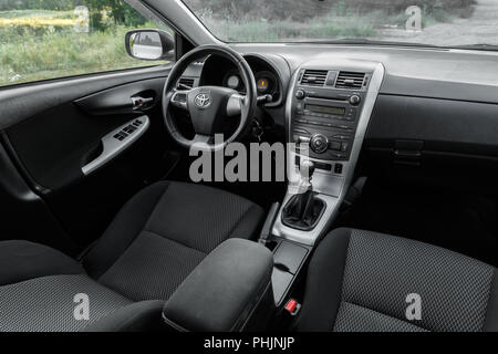 Dniepr, l'UKRAINE - 01 septembre 2018 : Toyota Corolla couleur gris, intérieur Banque D'Images