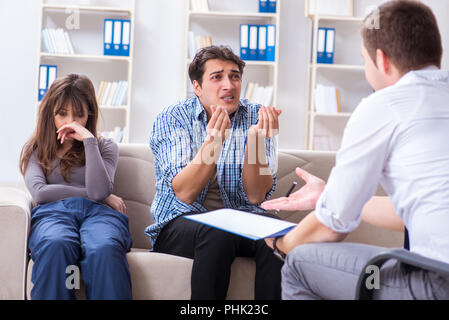 Visite de la famille psychologue pour problème de famille Banque D'Images