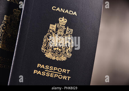 La composition avec deux passeports canadiens Banque D'Images