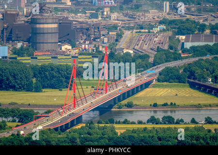 Photo aérienne, vue de l'ouest sur le Rhin pour le district Beeckerwerth à Duisburg, Rhin arch avec pont de chemin de fer pont de chemin de fer et Haus-Knipp Banque D'Images