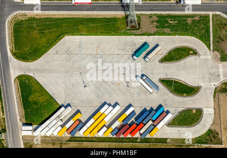 Photo aérienne, centre de logistique d'AMAZON Werne, stationnement de camions, la livraison juste-à-temps, Carl-Zeiss-Straße, Werne, Ruhr, Rhénanie du Nord-Westphalie, G Banque D'Images