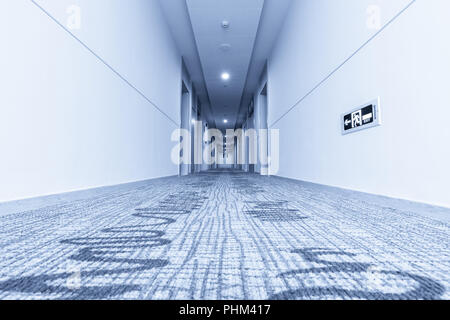 Couloir dans l'hôtel et de tapis Banque D'Images