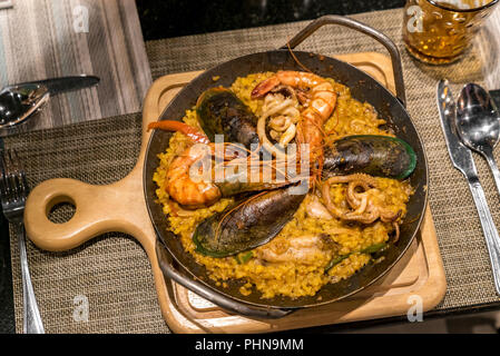 Le riz de la Paella de fruits de mer Banque D'Images