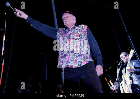 San Pedro, Californie, USA. Du 1er septembre 2018. Mike Love des Beach Boys effectue samedi à Los Angeles la Fleet Week 2018 sur Bob Hope USO Delta Air Lines Main Stage à San Pedro en Californie. Credit : Billy/Bennight ZUMA Wire/Alamy Live News Banque D'Images