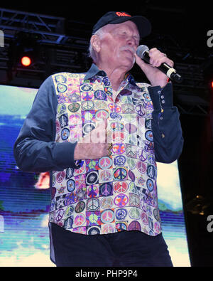 San Pedro, Californie, USA. Du 1er septembre 2018. Mike Love des Beach Boys effectue samedi à Los Angeles la Fleet Week 2018 sur Bob Hope USO Delta Air Lines Main Stage à San Pedro en Californie. Credit : Billy/Bennight ZUMA Wire/Alamy Live News Banque D'Images