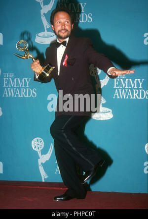 PASADENA, CA - le 30 août : comédien Billy Crystal assiste à la 44th Annual Primetime Emmy Awards le 30 août 1992 à Pasadena Civic Auditorium à Pasadena, en Californie. Photo de Barry King/Alamy Stock Photo Banque D'Images