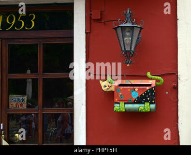 Boîte aux lettres à Lazise, Cat Lake Garda, Italie Banque D'Images