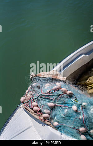 Bateau de pêcheur et filet de pêche Banque D'Images