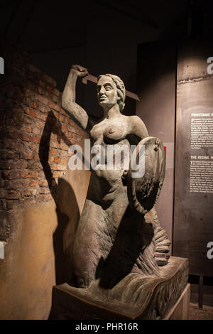 L'Insurrection de Varsovie en statue Memaid Museum (Musée de l'Insurrection de Varsovie, Muzeum Powstania Warszawskiego) à Varsovie, Pologne Banque D'Images