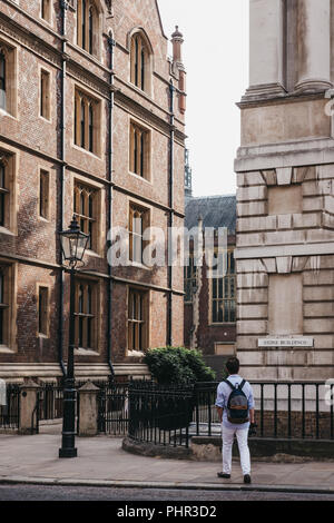Londres, Royaume-Uni - 24 juillet 2018 : balades touristiques sur l'ancien Square, London, UK, rue célèbre pour les cabinets et les chambres. Banque D'Images