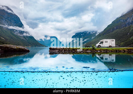 Vacances famille billet RV, vacances voyage en camping-car, caravane location de vacances. Belle Nature Norvège paysage naturel. Banque D'Images