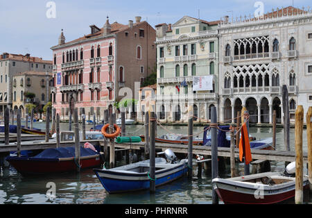 Le musée d'art Galleria Giorgio Franchetti alla Ca' d'Oro sur le Grand Canal à Venise Banque D'Images