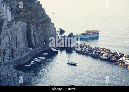 Manarola est une petite ville, une frazione de la commune de Riomaggiore, dans la province de La Spezia, Ligurie, Italie du nord. C'est le deuxième plus petit des Banque D'Images