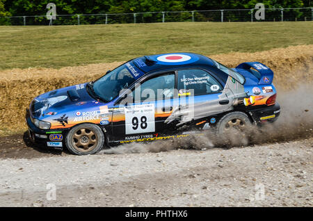 RAF, Royal Air Force Subaru Impreza course de voitures de rallye sur la scène spéciale du Goodwood Festival of Speed. Piloté par Dan Megannity et Chris Daykin Banque D'Images