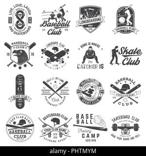 Jeu de baseball et le club de planche à roulettes d'un insigne. Vector illustration. Concept pour chemise ou d'un logo, d'impression, de timbres ou de pièce en t. Conception avec des battes de baseball, catcher, eagle, ball, la planche à roulettes et silhouette. Illustration de Vecteur