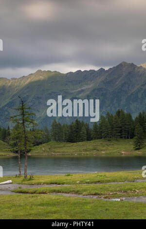 Lumière du soir, dans les Montagnes, Lac, Duisitzkarsee Schladminger Tauern, Schladming, Obertal, Styrie, Autriche Banque D'Images