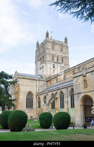 Entrée de l'abbaye de Tewkesbury, Church Street, Gloucester, Gloucestershire, Angleterre, Royaume-Uni Banque D'Images